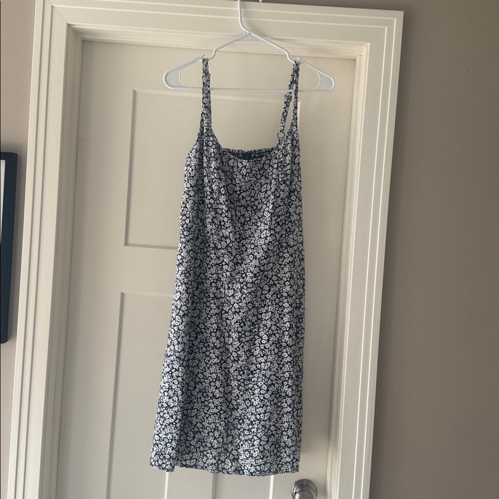 Old Navy beautiful Navy and White Floral Dress